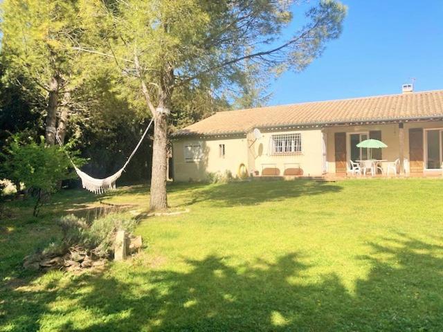 Villa 110m2, 7 pers, Jacuzzi , 3 chambres, terrain clos et arboré 2500m2 Trèbes Esterno foto