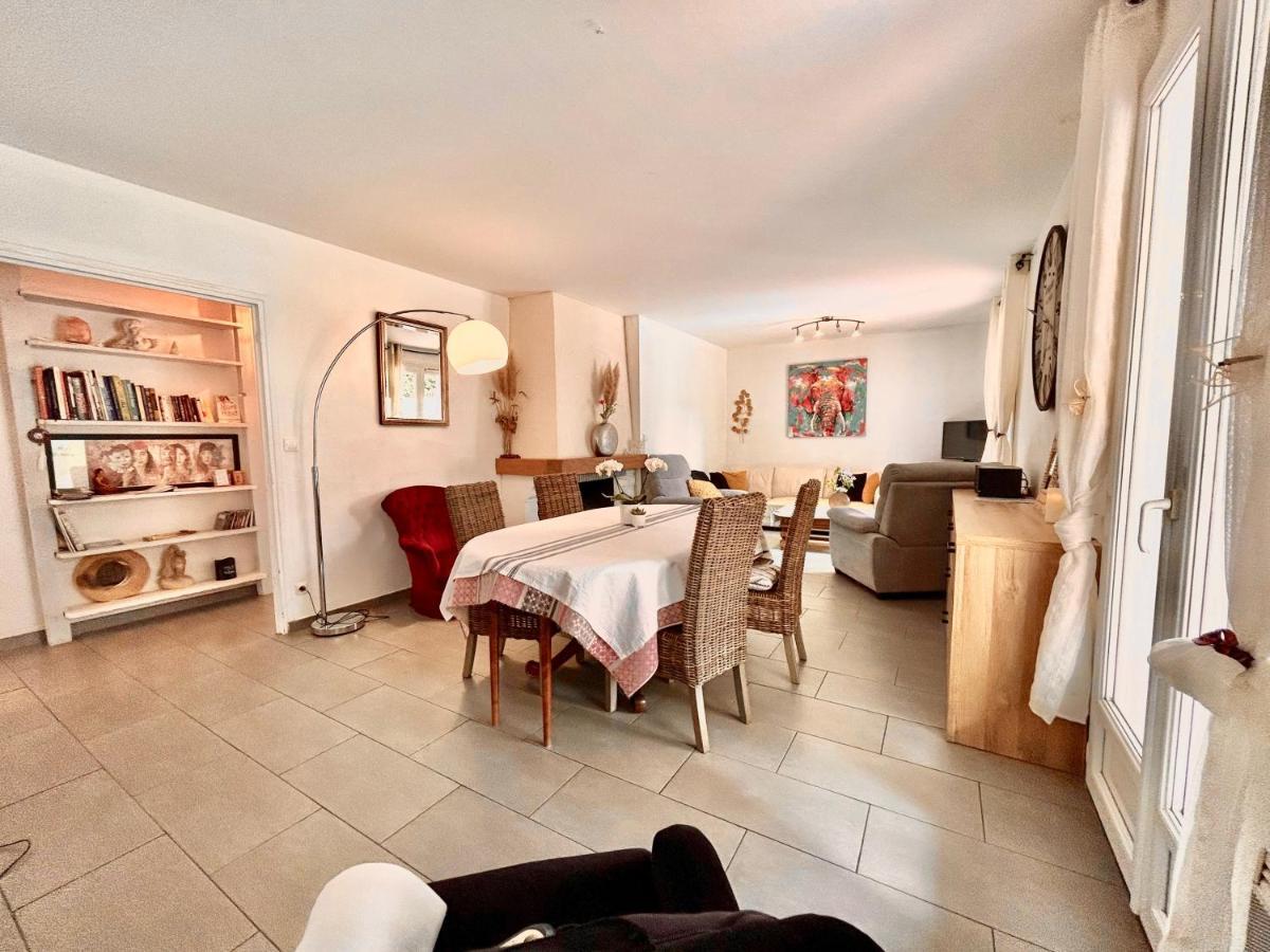 Villa 110m2, 7 pers, Jacuzzi , 3 chambres, terrain clos et arboré 2500m2 Trèbes Esterno foto
