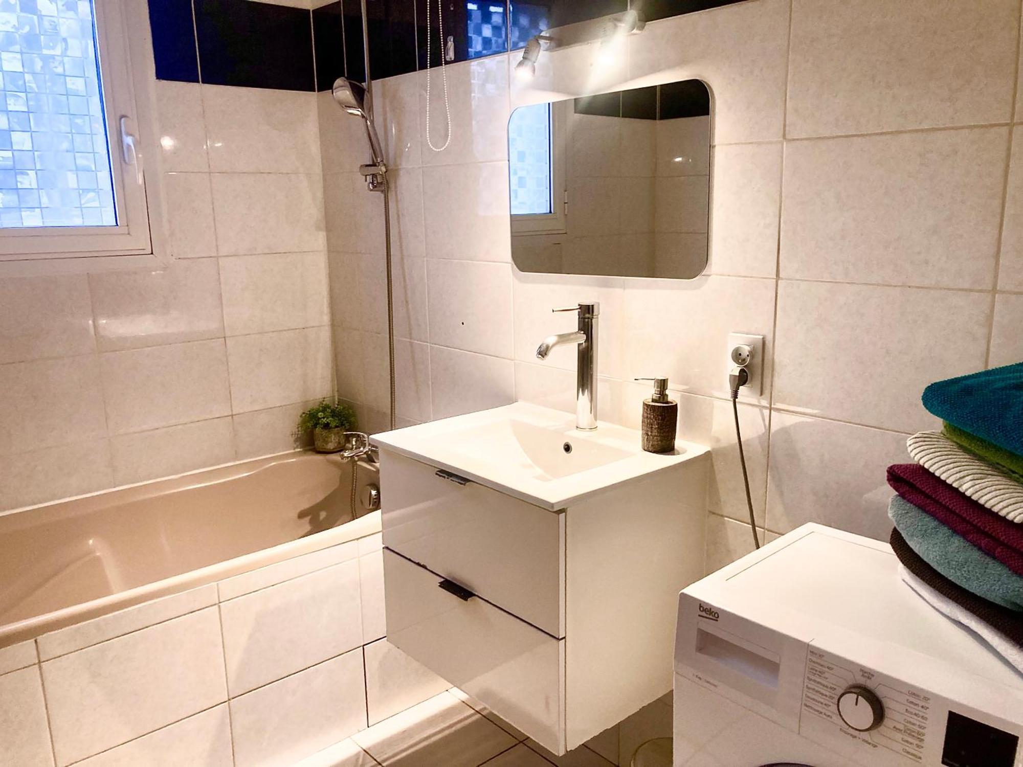 Villa 110m2, 7 pers, Jacuzzi , 3 chambres, terrain clos et arboré 2500m2 Trèbes Esterno foto