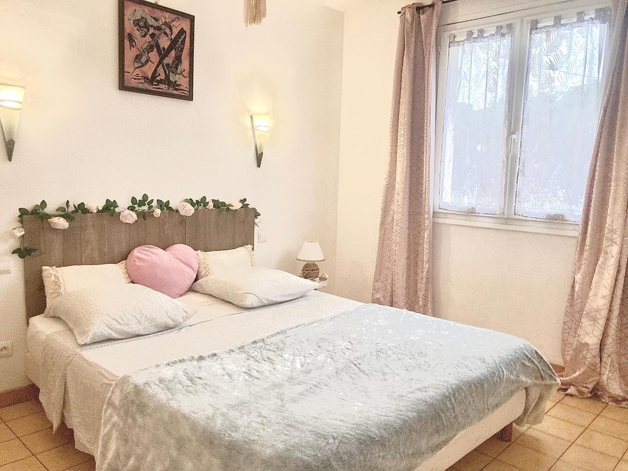 Villa 110m2, 7 pers, Jacuzzi , 3 chambres, terrain clos et arboré 2500m2 Trèbes Esterno foto