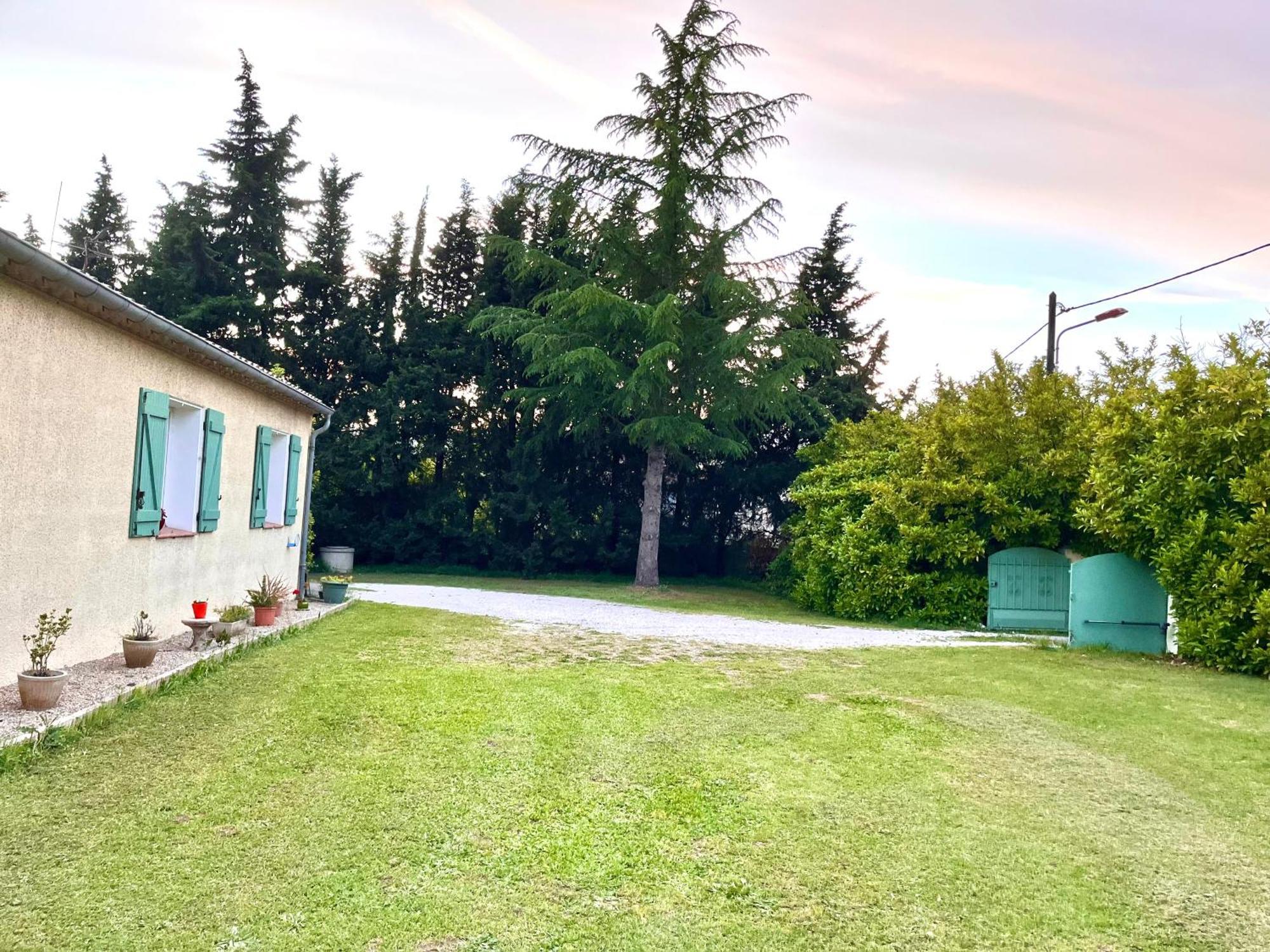 Villa 110m2, 7 pers, Jacuzzi , 3 chambres, terrain clos et arboré 2500m2 Trèbes Esterno foto